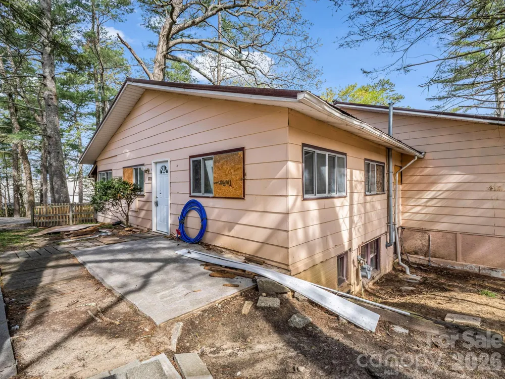 76 Adeles Way Hendersonville, NC 28792
