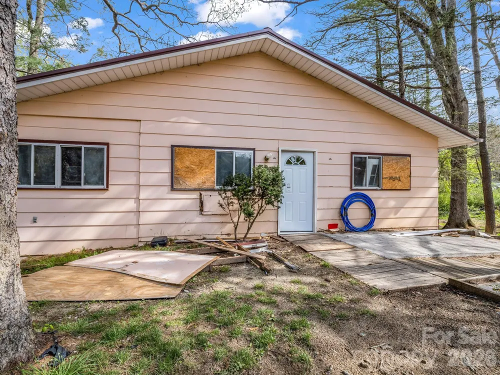 76 Adeles Way Hendersonville, NC 28792