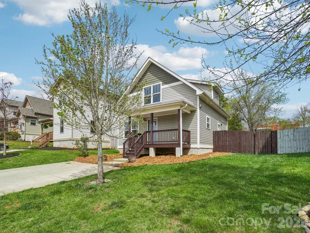 17 Yarrow Meadow Road Weaverville, NC 28787