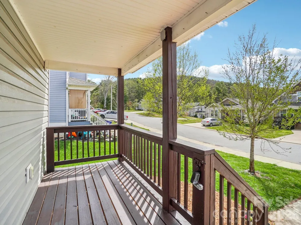 17 Yarrow Meadow Road Weaverville, NC 28787