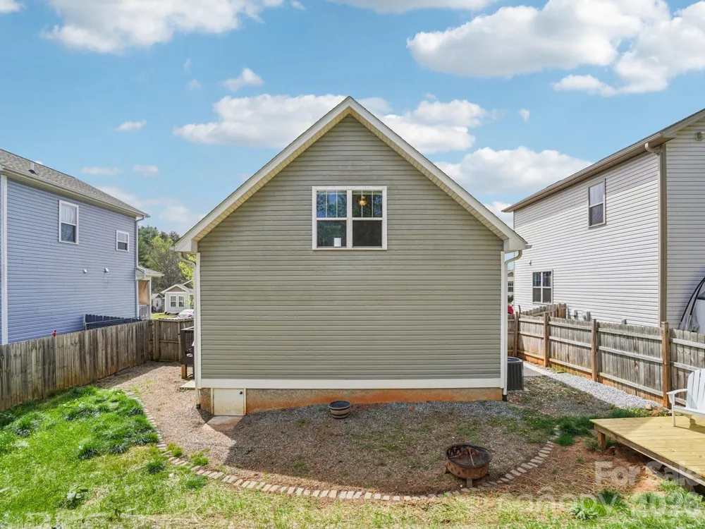 17 Yarrow Meadow Road Weaverville, NC 28787