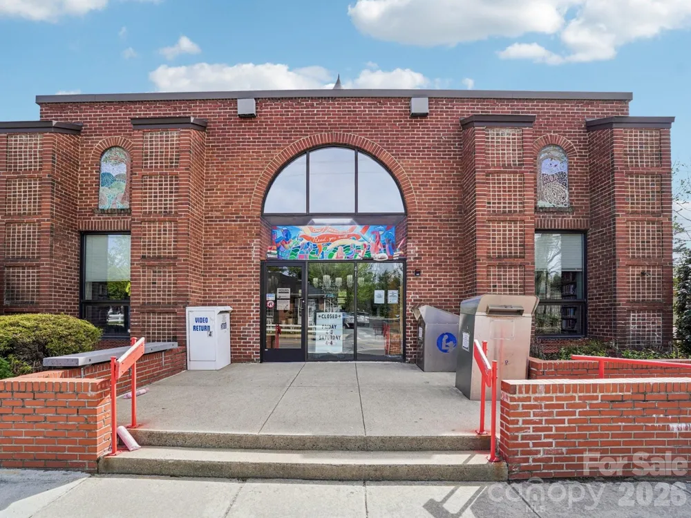 17 Yarrow Meadow Road Weaverville, NC 28787