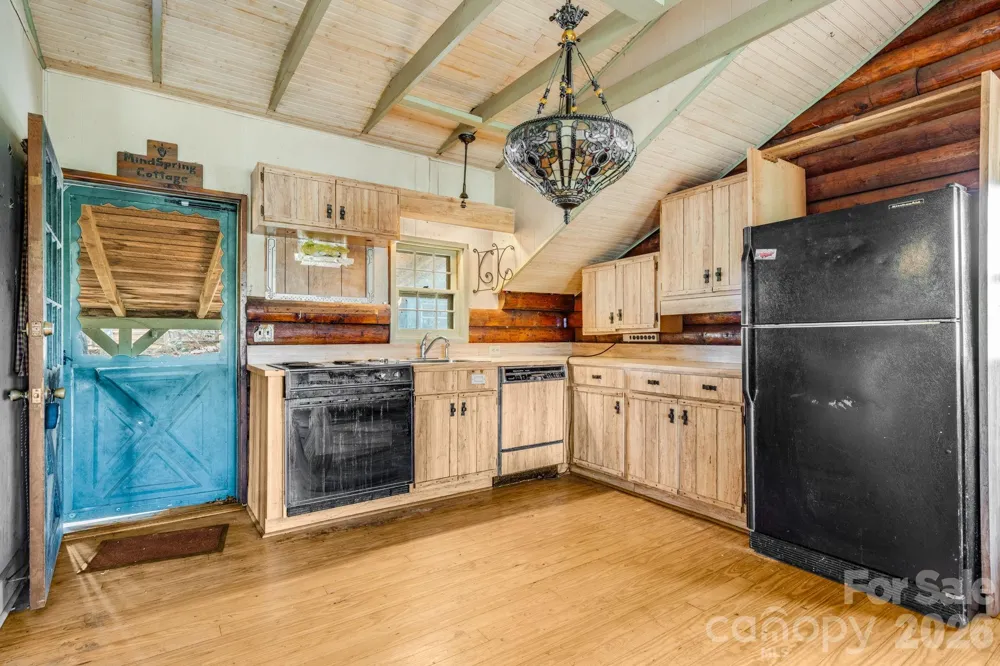 770 Echo Hill Drive Green Mountain, NC 28740