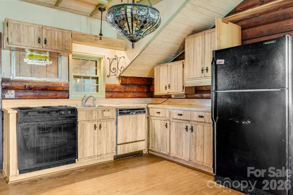 770 Echo Hill Drive Green Mountain, NC 28740