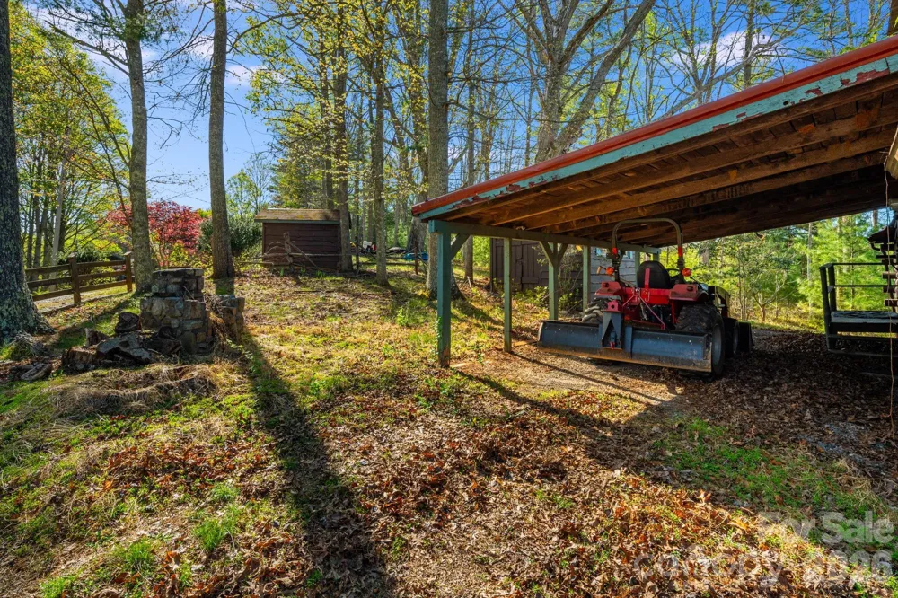 770 Echo Hill Drive Green Mountain, NC 28740
