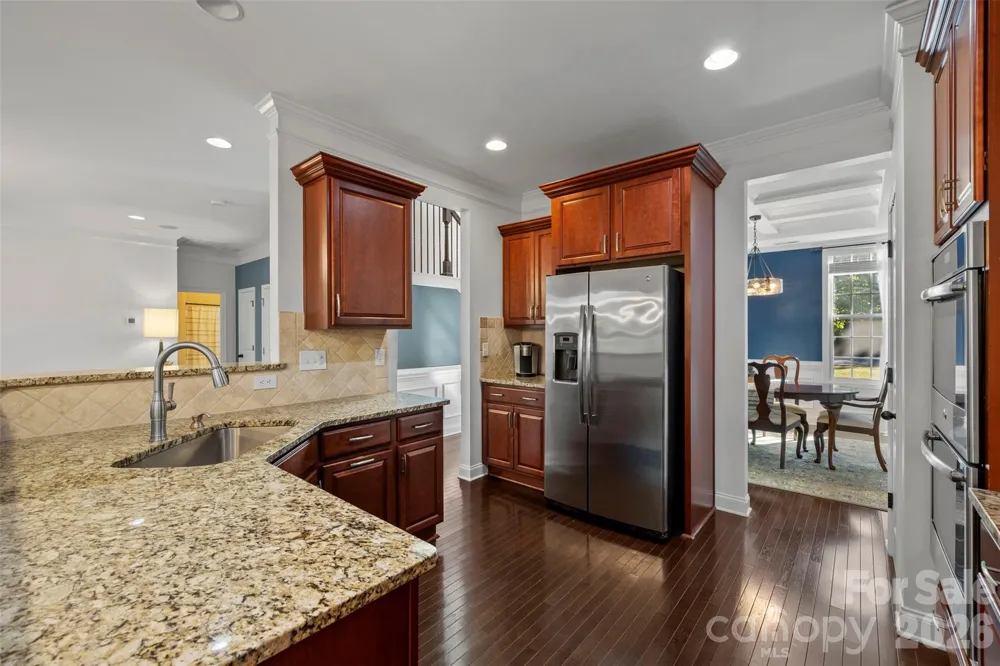 949 Autumn Glen Court Lake Wylie, SC 29710