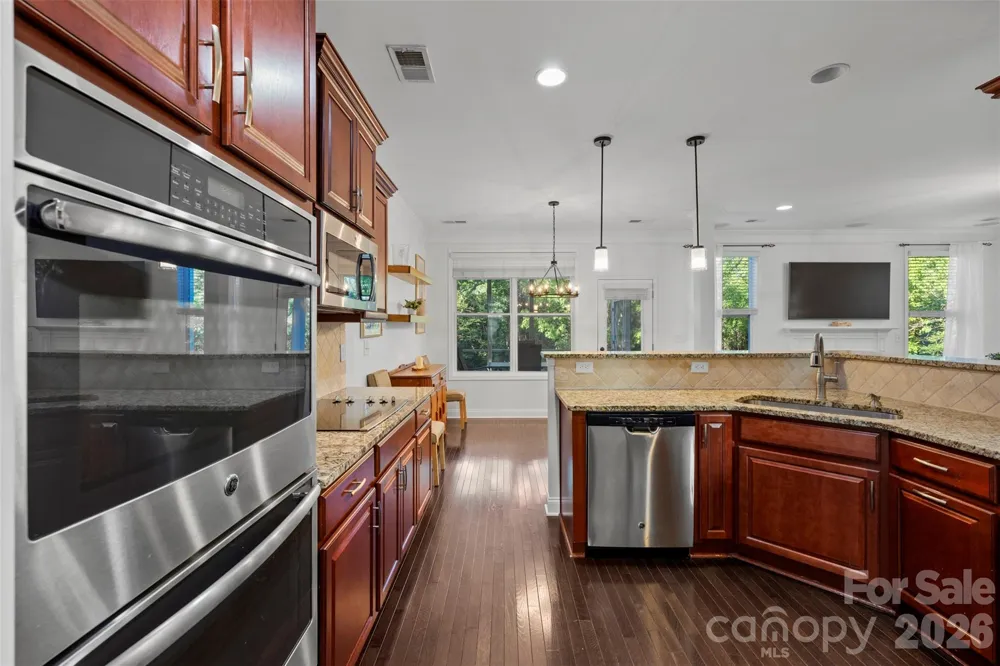 949 Autumn Glen Court Lake Wylie, SC 29710