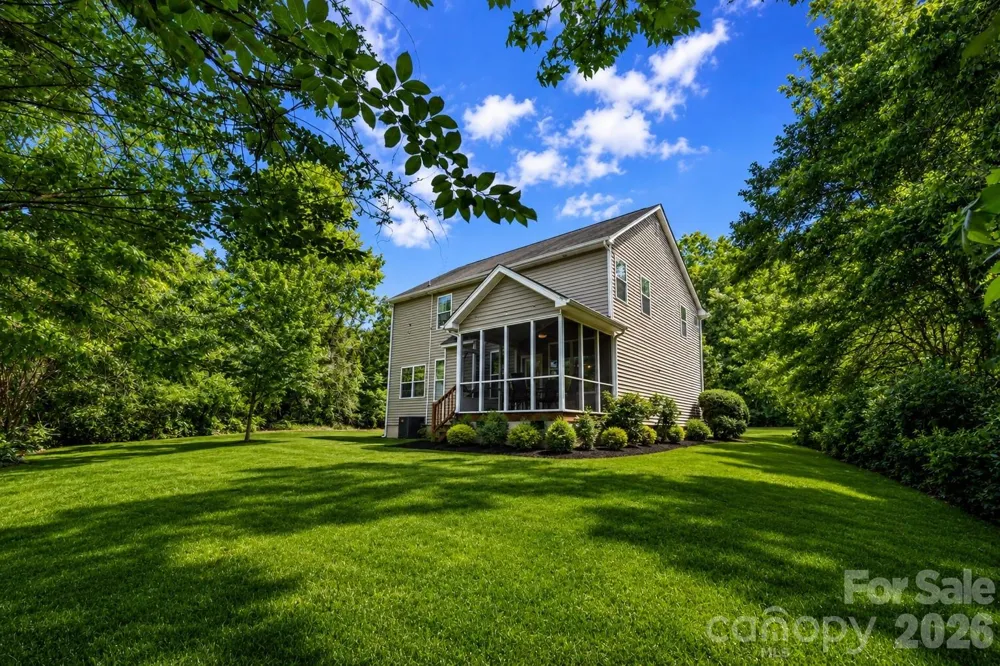 949 Autumn Glen Court Lake Wylie, SC 29710