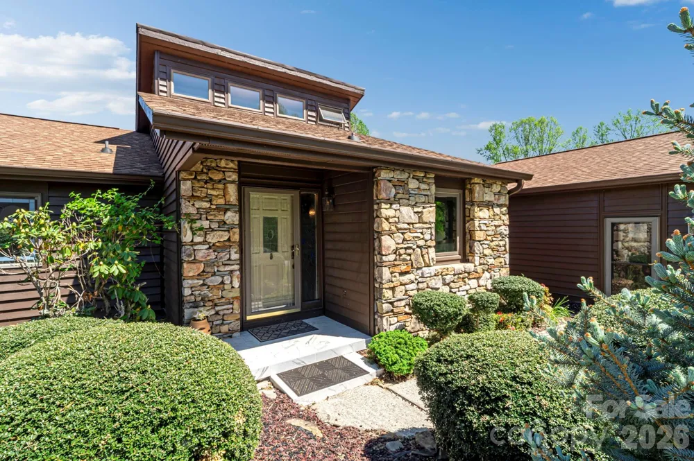 3104 Cove Loop Road Hendersonville, NC 28739