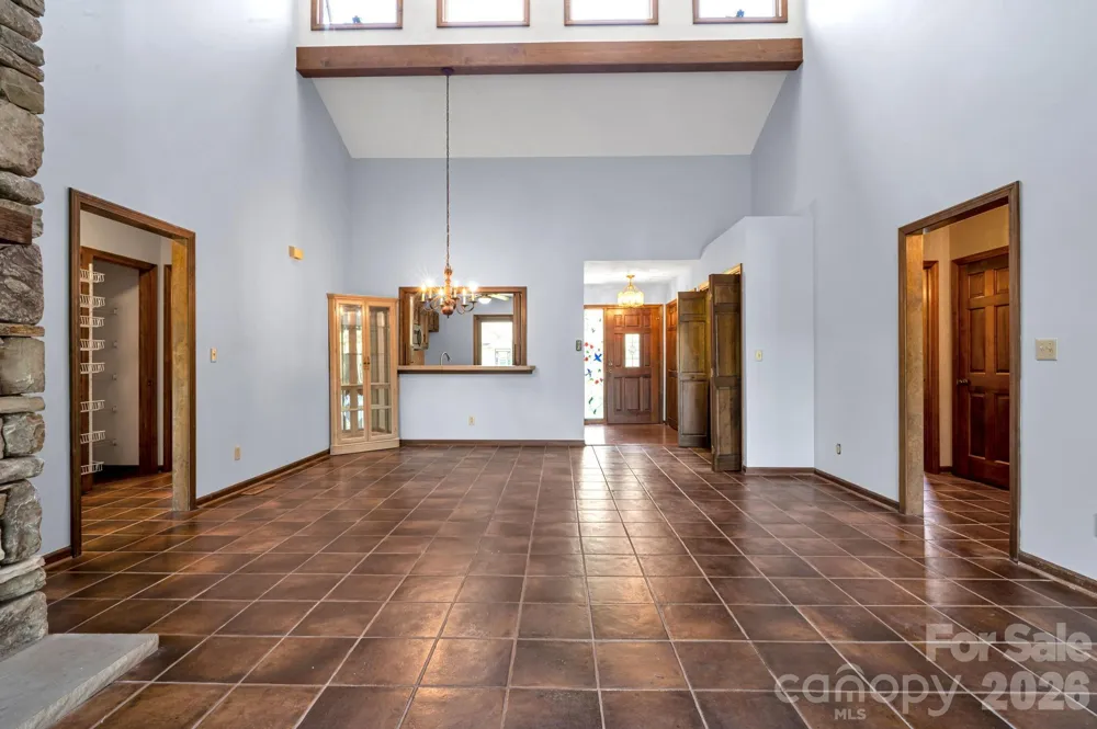3104 Cove Loop Road Hendersonville, NC 28739