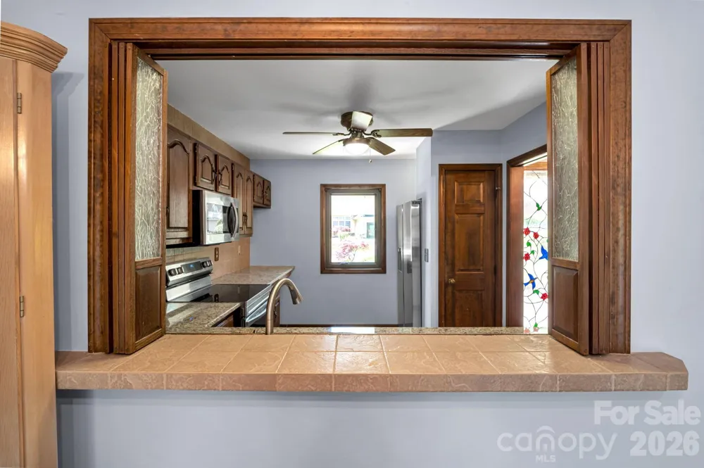 3104 Cove Loop Road Hendersonville, NC 28739