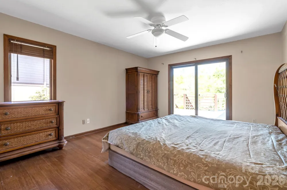 3104 Cove Loop Road Hendersonville, NC 28739