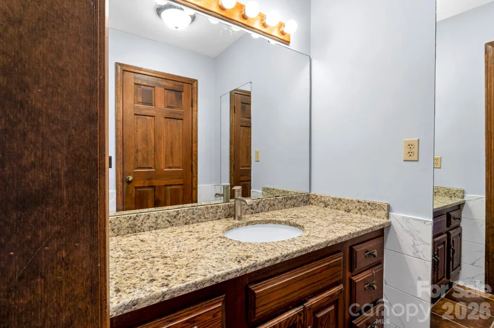 3104 Cove Loop Road Hendersonville, NC 28739