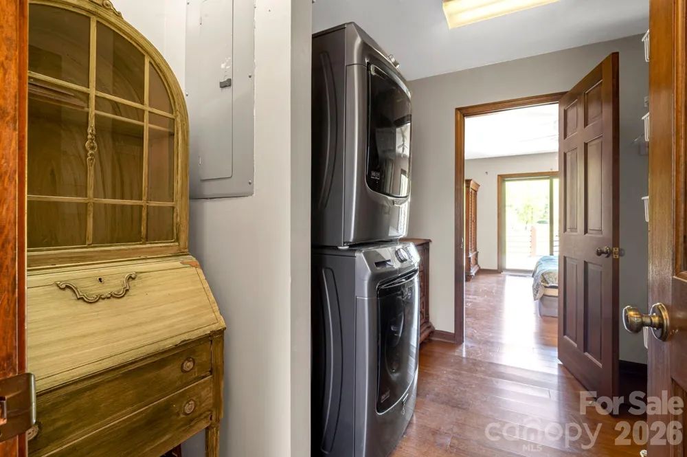 3104 Cove Loop Road Hendersonville, NC 28739