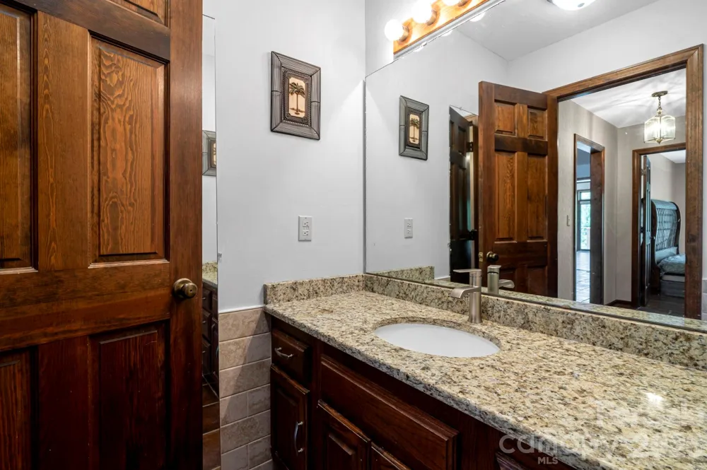 3104 Cove Loop Road Hendersonville, NC 28739