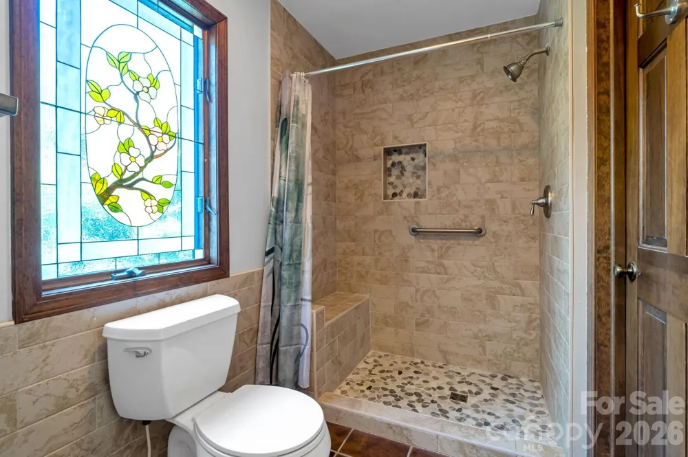 3104 Cove Loop Road Hendersonville, NC 28739
