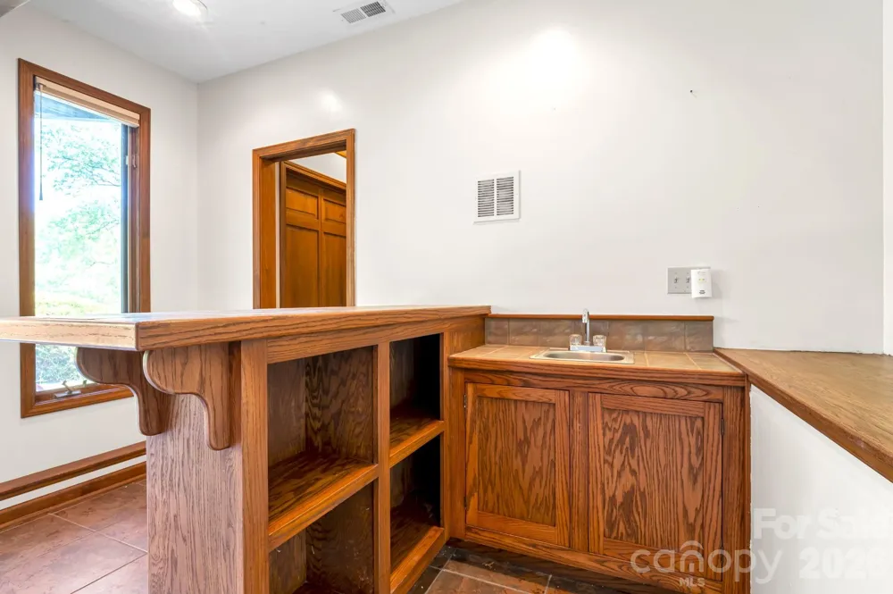 3104 Cove Loop Road Hendersonville, NC 28739