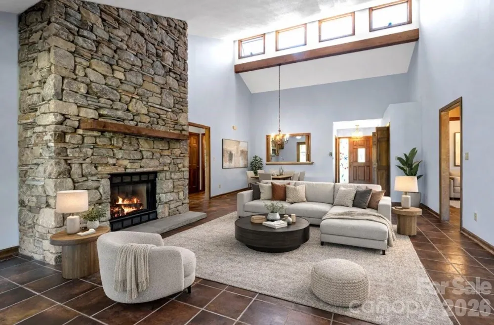 3104 Cove Loop Road Hendersonville, NC 28739