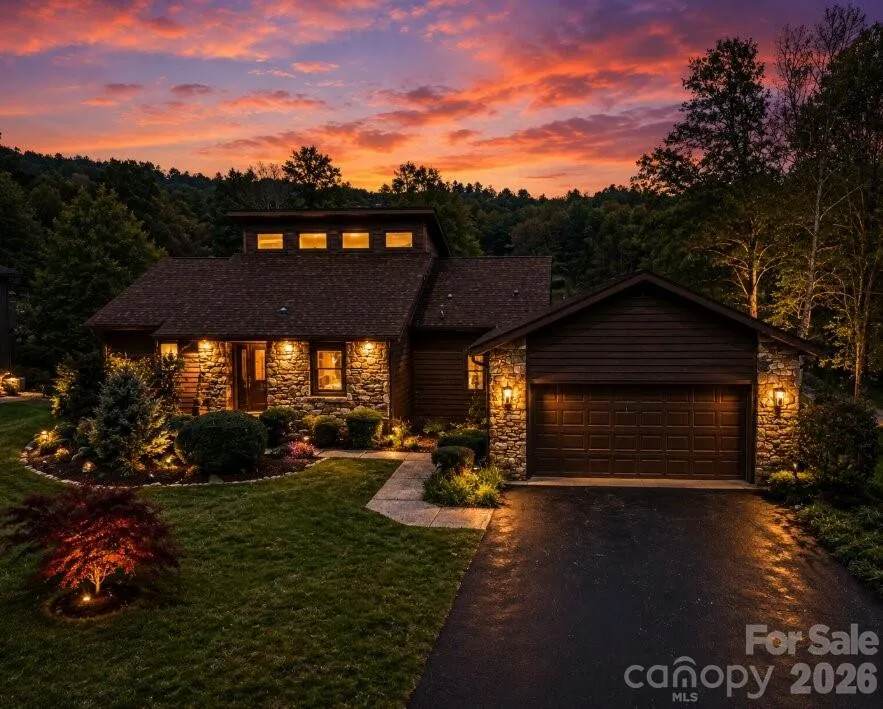 3104 Cove Loop Road Hendersonville, NC 28739