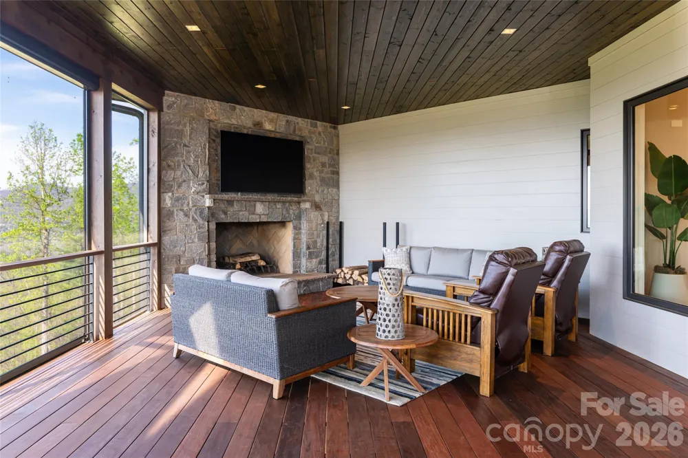 154 Bear View Road Weaverville, NC 28787