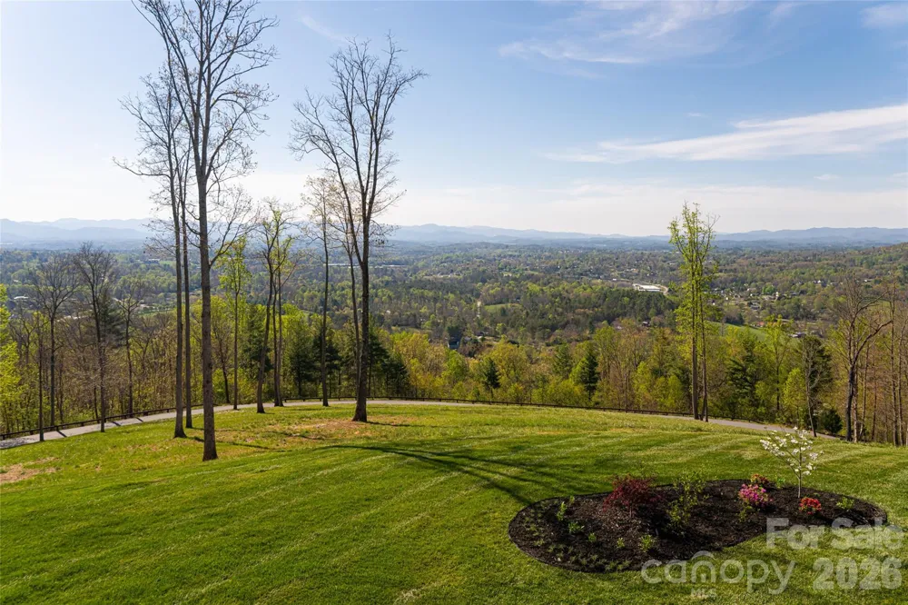 154 Bear View Road Weaverville, NC 28787