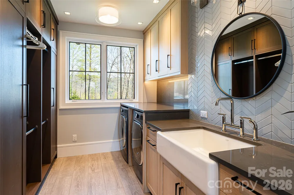 154 Bear View Road Weaverville, NC 28787