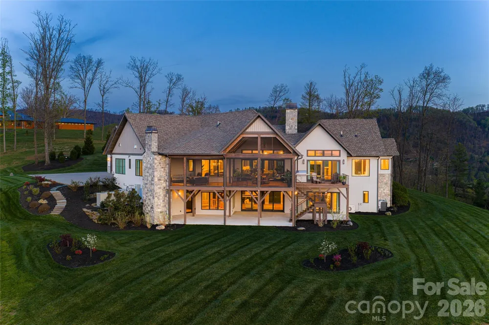 154 Bear View Road Weaverville, NC 28787