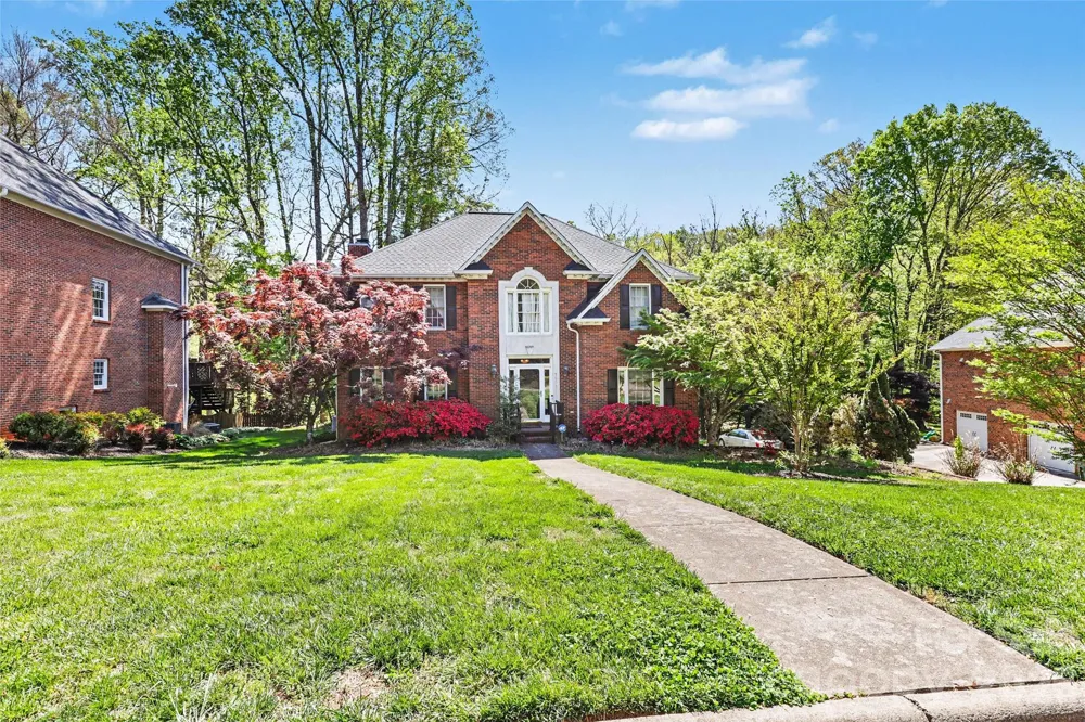 5005 Mayberry Lane Winston Salem, NC 27106
