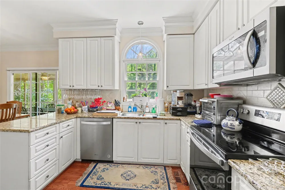5005 Mayberry Lane Winston Salem, NC 27106