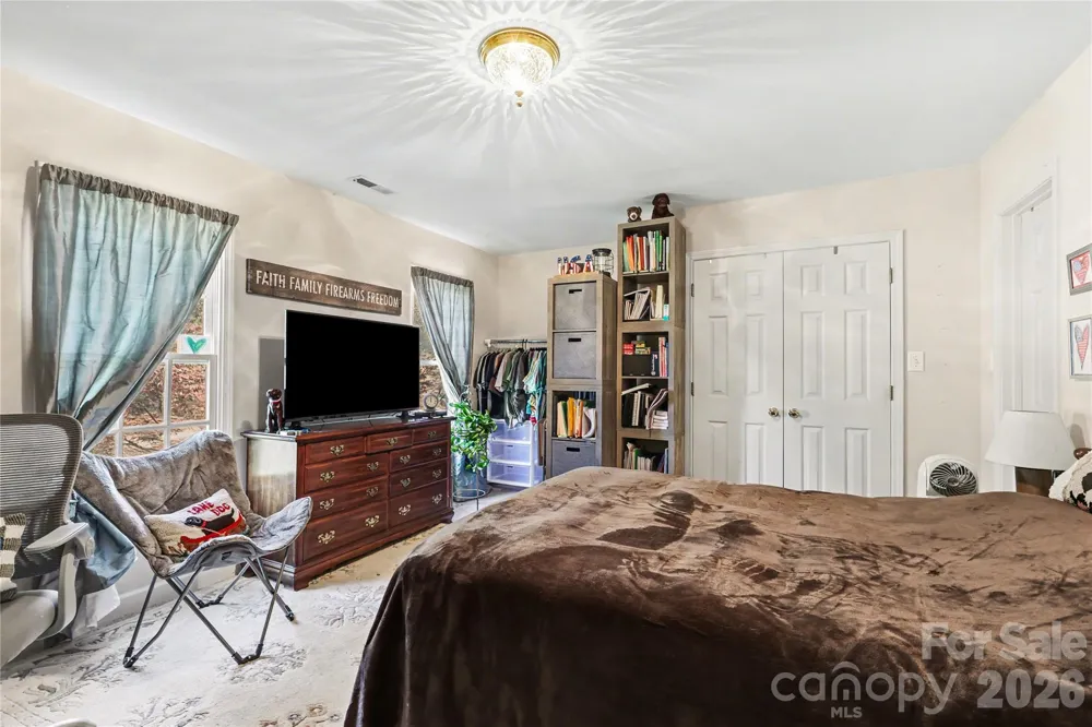 5005 Mayberry Lane Winston Salem, NC 27106