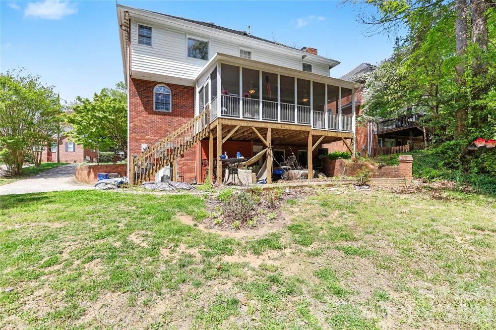 5005 Mayberry Lane Winston Salem, NC 27106