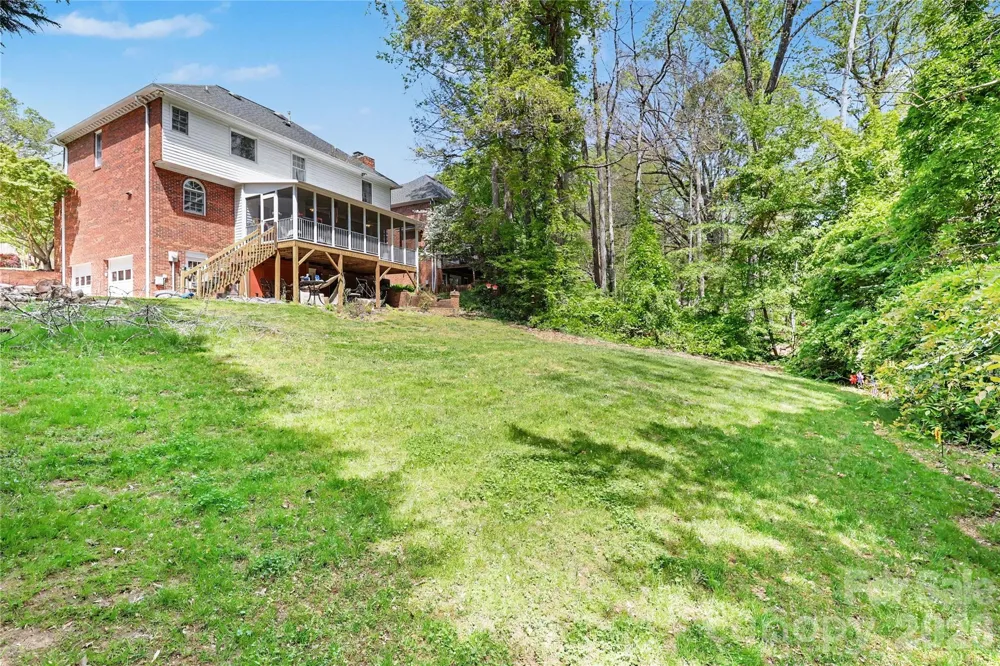 5005 Mayberry Lane Winston Salem, NC 27106