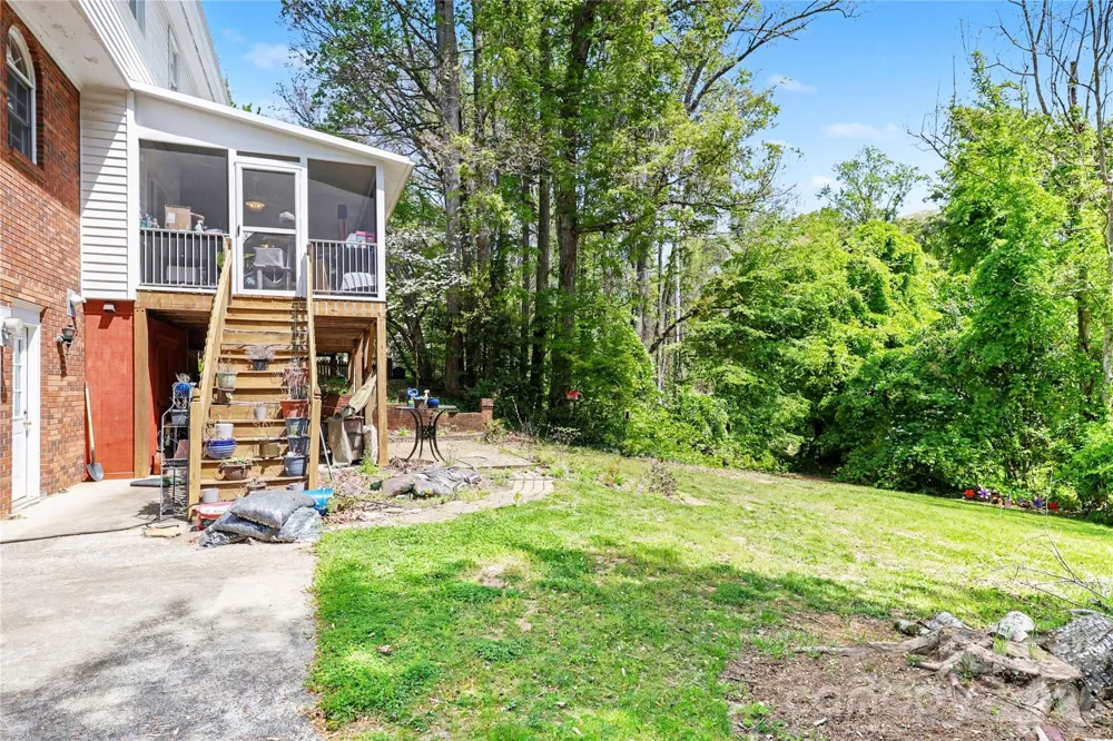 5005 Mayberry Lane Winston Salem, NC 27106