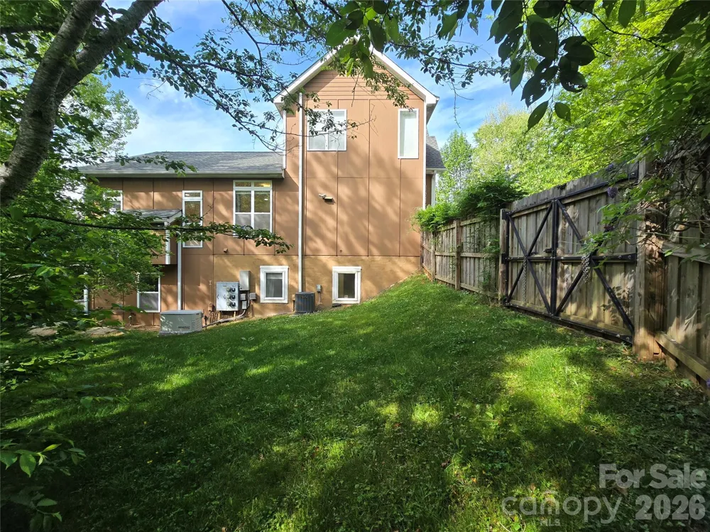 73 Dalya Road Swannanoa, NC 28778