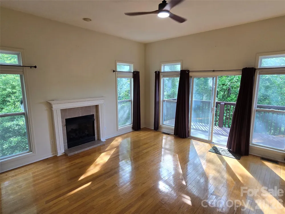 73 Dalya Road Swannanoa, NC 28778