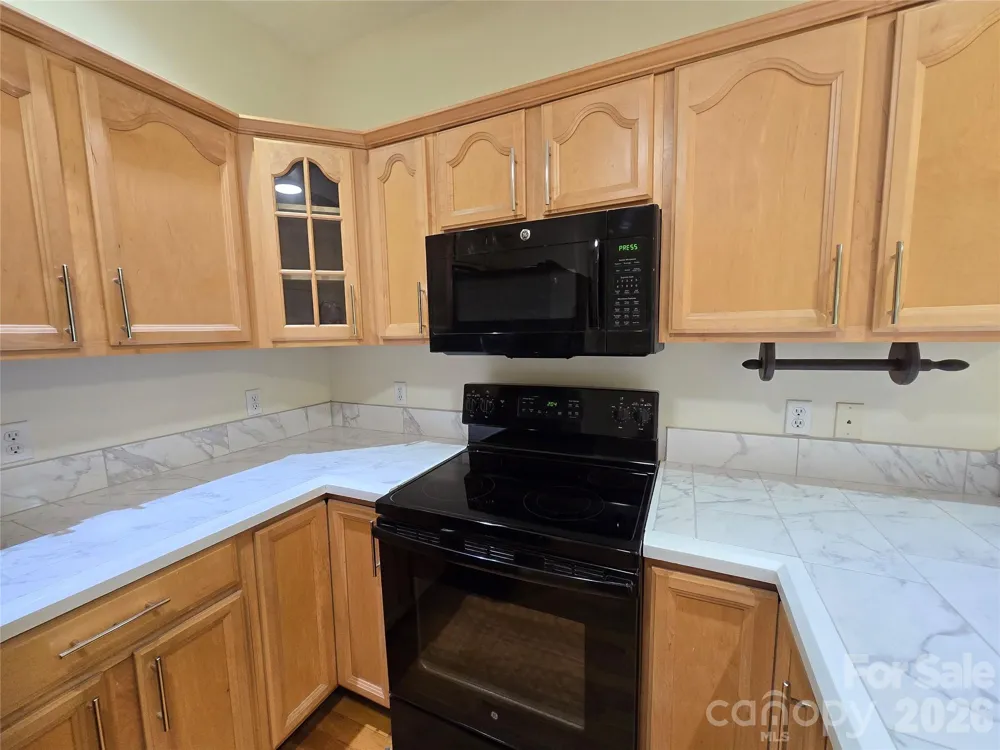 73 Dalya Road Swannanoa, NC 28778