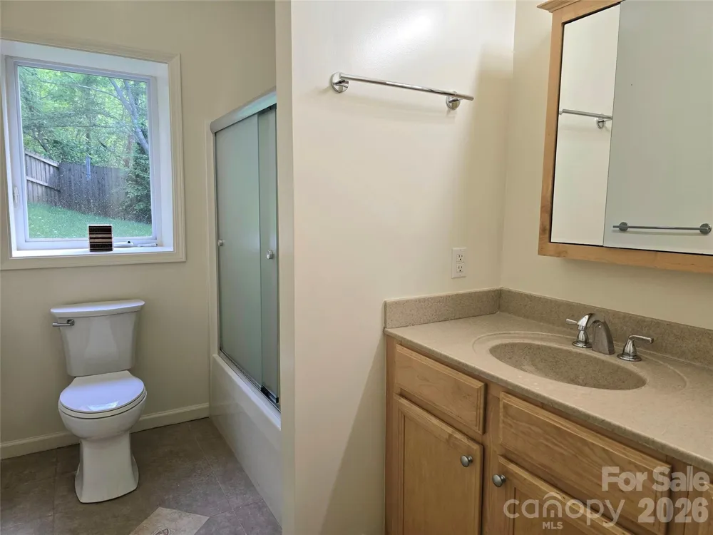 73 Dalya Road Swannanoa, NC 28778
