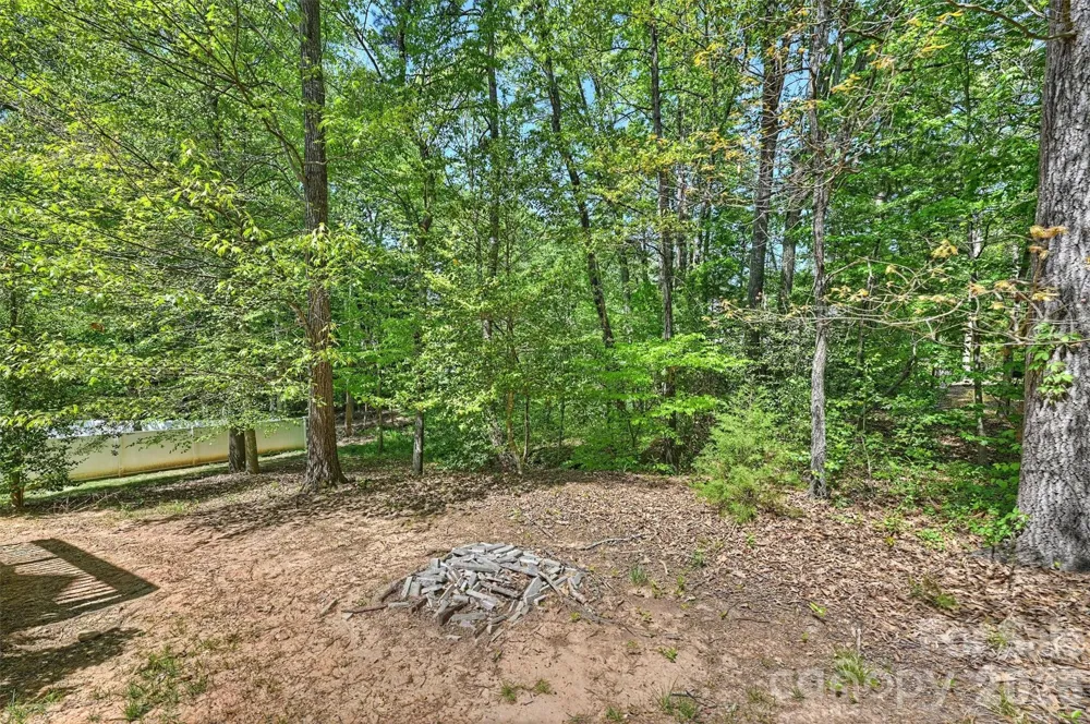 1135 Brookdale Lane Stanley, NC 28164