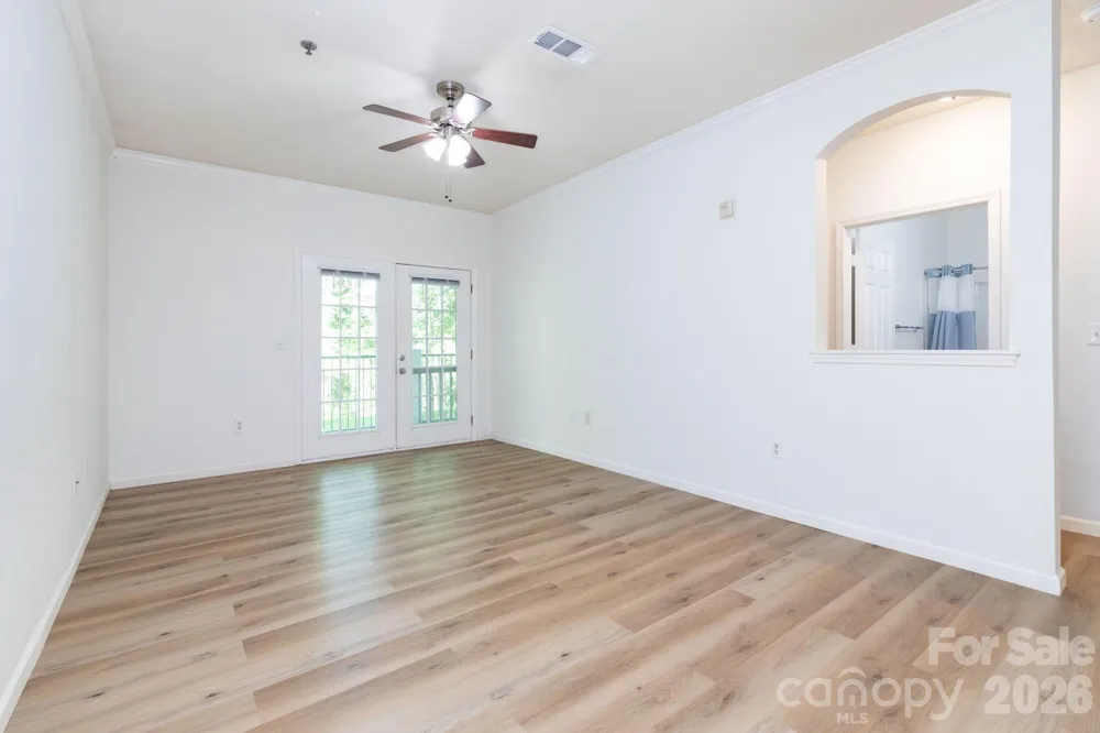 400 Vista Lake Drive #002 Candler, NC 28715
