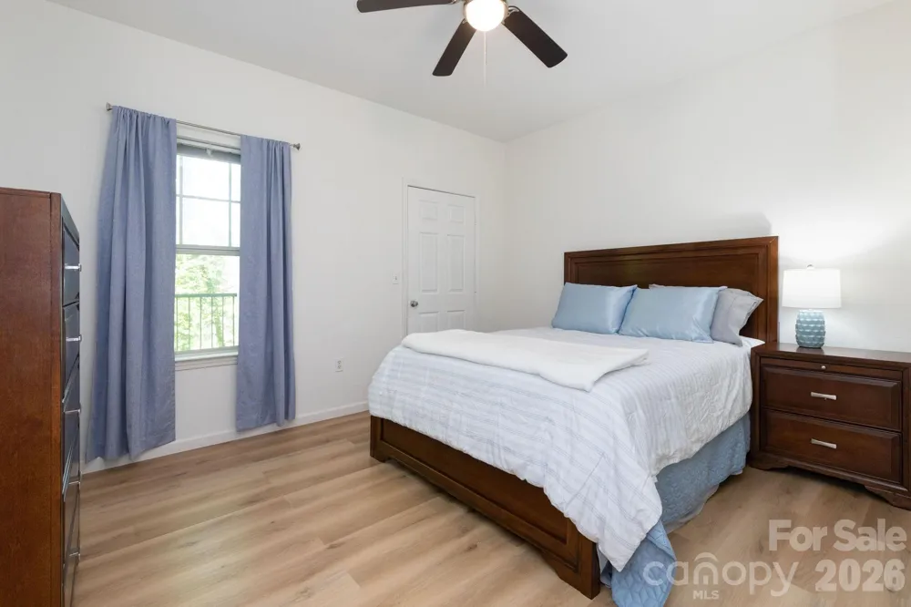 400 Vista Lake Drive #002 Candler, NC 28715