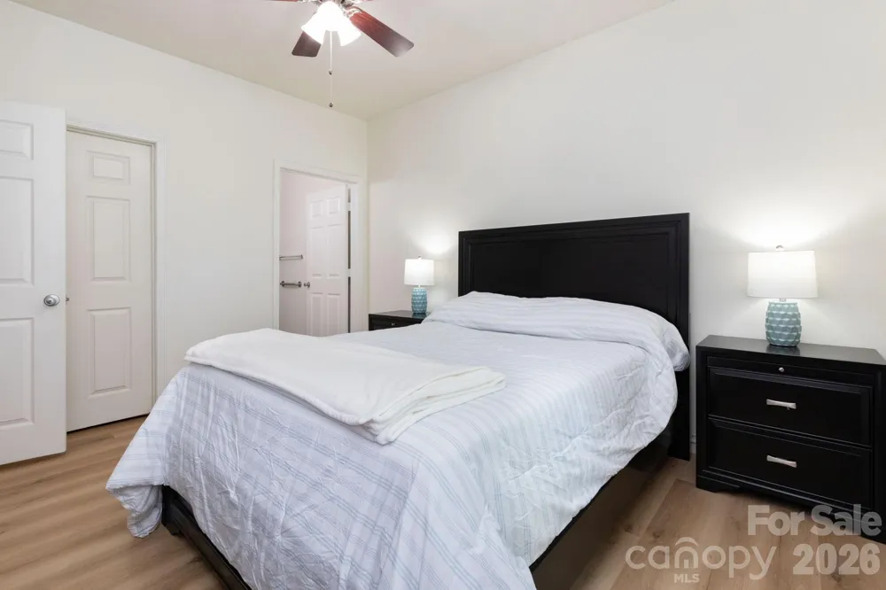 400 Vista Lake Drive #002 Candler, NC 28715