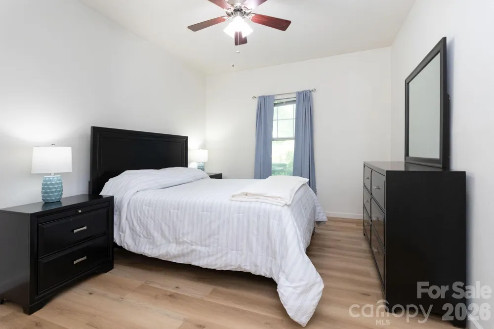 400 Vista Lake Drive #002 Candler, NC 28715