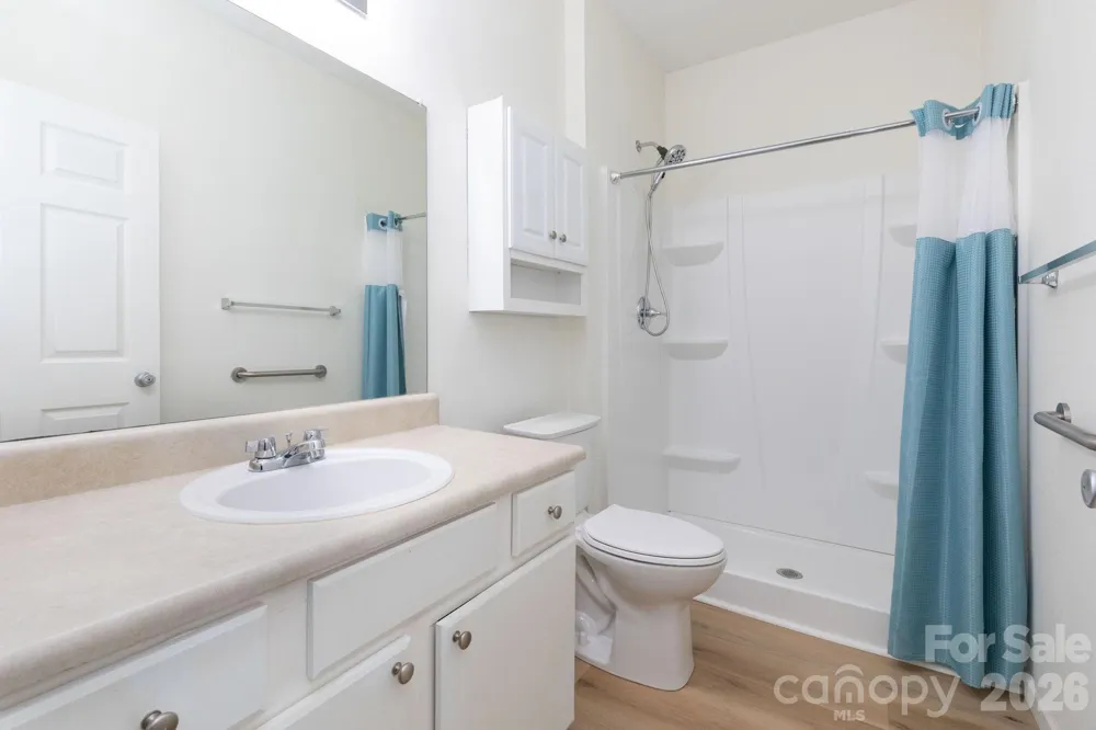400 Vista Lake Drive #002 Candler, NC 28715