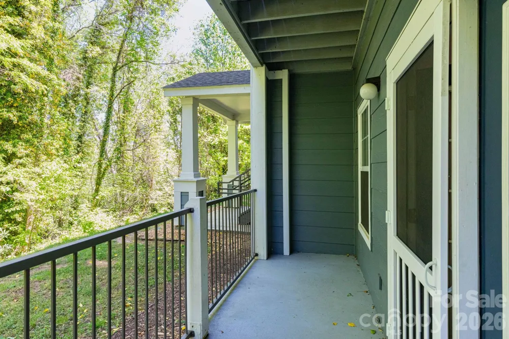 400 Vista Lake Drive #002 Candler, NC 28715