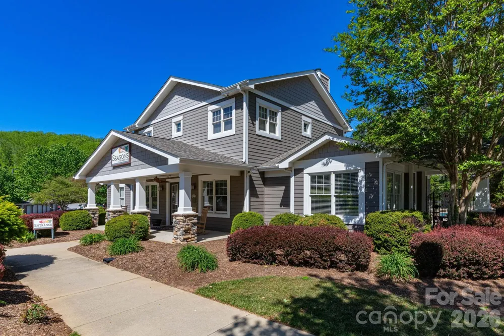 400 Vista Lake Drive #002 Candler, NC 28715