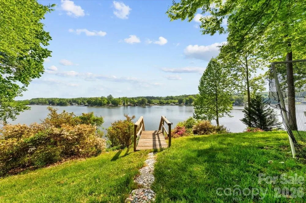 330 Hillview Drive Lexington, NC 27292