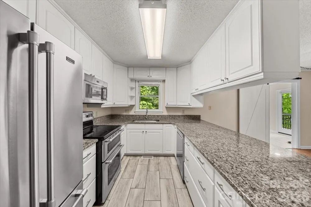 330 Hillview Drive Lexington, NC 27292