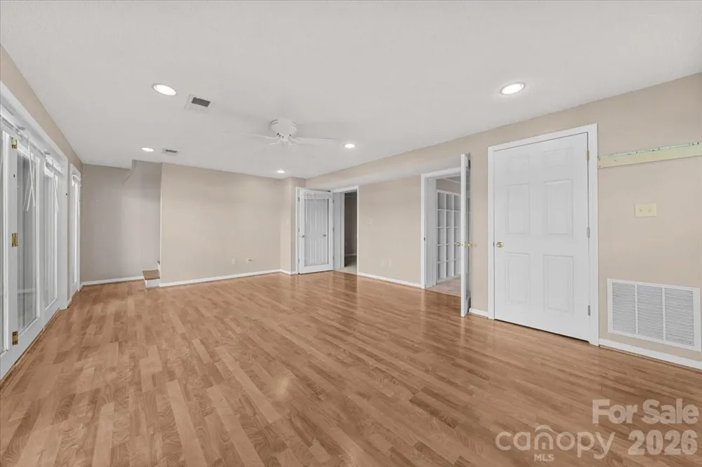 330 Hillview Drive Lexington, NC 27292
