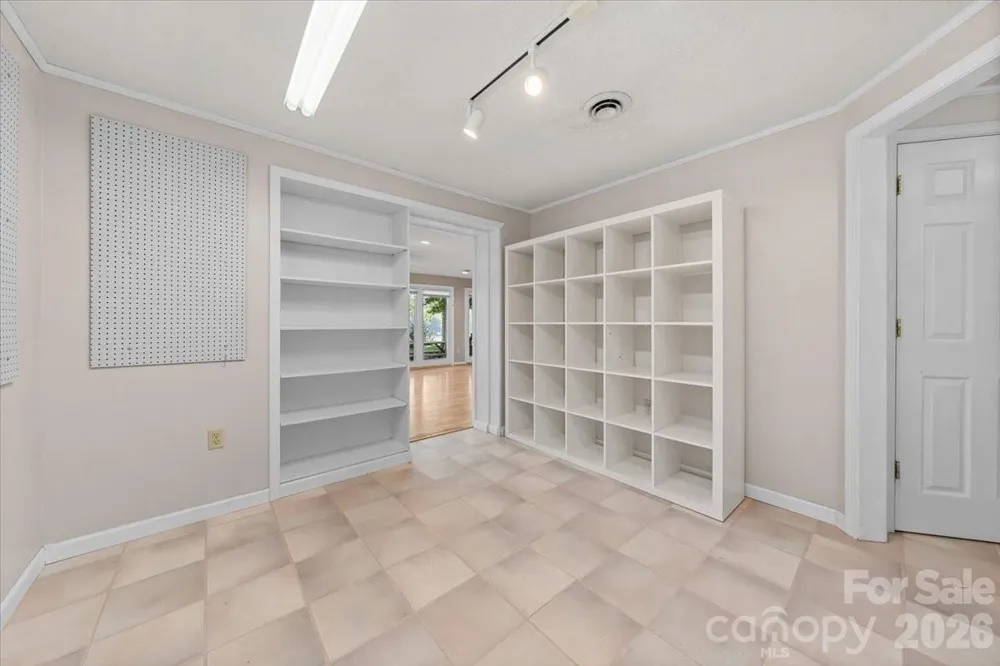 330 Hillview Drive Lexington, NC 27292