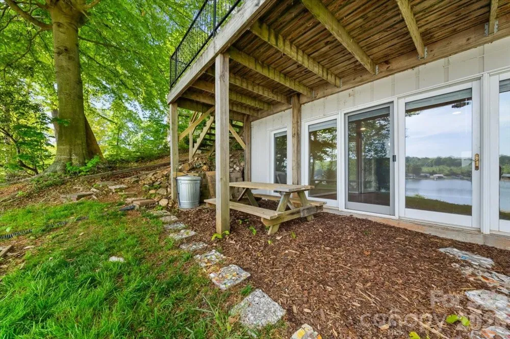 330 Hillview Drive Lexington, NC 27292